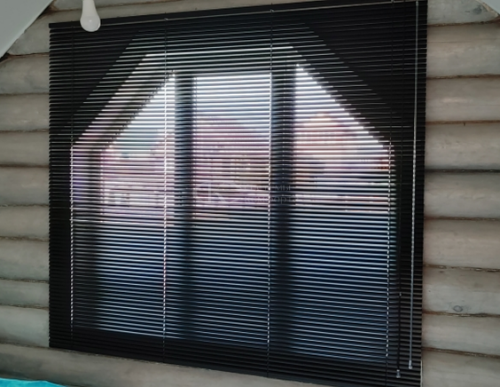 Горизонтальные алюминиевые жалюзи